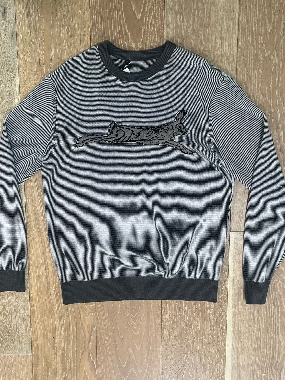 Crosby & Howard Men’s Striped Merino Wool Blend Hare graphic Sweater L Like New